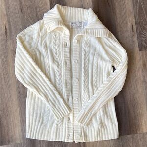 Elegant Cream Cable Knit Cardigan
